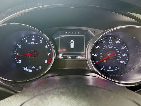 Used 2017 Kia Sedona SX image 12