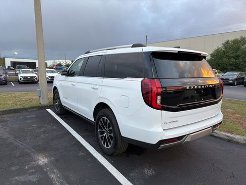 Used 2025 Ford Expedition Platinum image 10