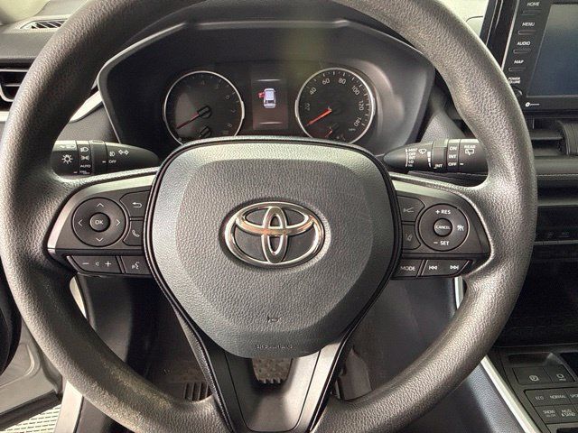 Used 2021 Toyota RAV4 XLE AWD/4WD image 17