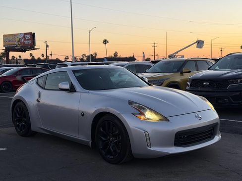 Used 2019 Nissan 370Z Coupe image 14