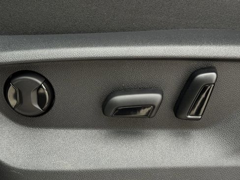 New 2026 Volkswagen Atlas Cross Sport SE image 26