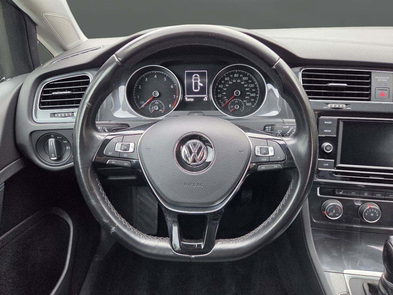 Used 2019 Volkswagen Golf S AWD/4WD image 21