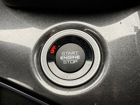 Used 2022 Jeep Grand Cherokee L Laredo w/ Luxury Tech Group I image 22