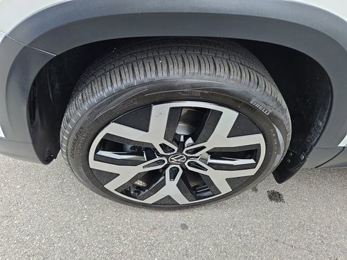 Used 2023 Volkswagen Taos SEL AWD/4WD image 11