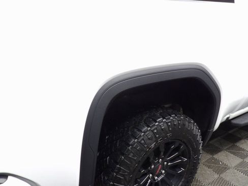 Used 2022 GMC Sierra 1500 AT4X image 34