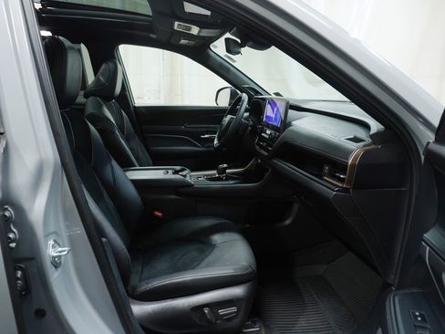 Certified 2025 Toyota Grand Highlander AWD Hybrid image 17