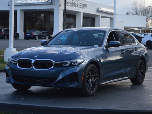 Used 2025 BMW 330i Sedan w/ Convenience Package image 6