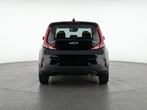 Used 2025 Kia Soul LX w/ LX Technology Package FWD image 7