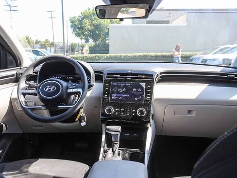 Used 2023 Hyundai Tucson SE FWD image 16