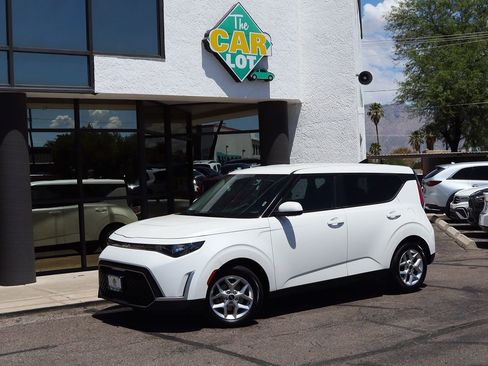 Used 2023 Kia Soul LX w/ Option Group 015 image 3