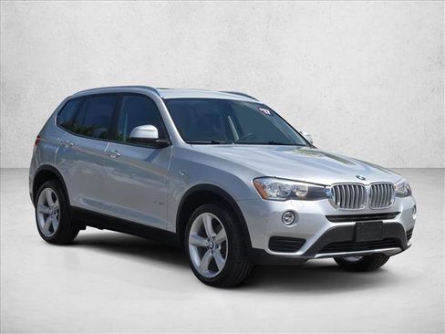 Used 2017 BMW X3 sDrive28i RWD image 3