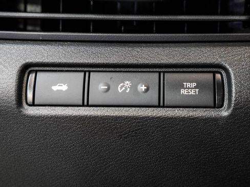 Used 2024 Nissan Altima 2.5 SR FWD image 38