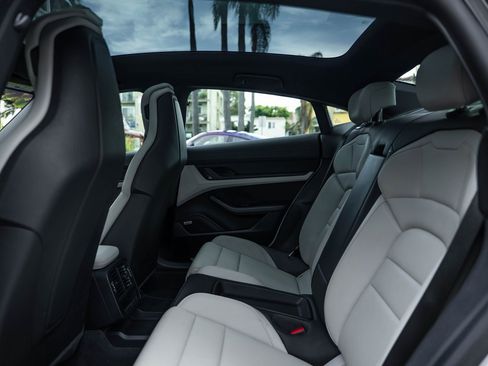 Used 2020 Porsche Taycan 4S image 27