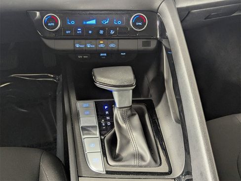 Certified 2024 Hyundai Elantra Blue image 21