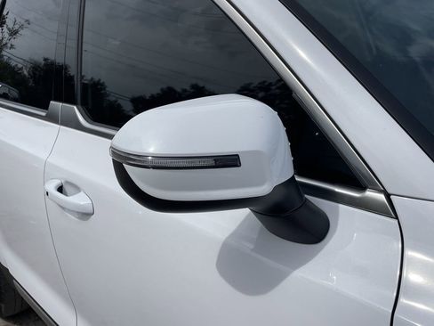 Certified 2024 Kia Telluride LX image 9