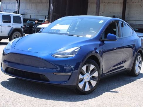 Used 2023 Tesla Model Y Long Range AWD/4WD image 8