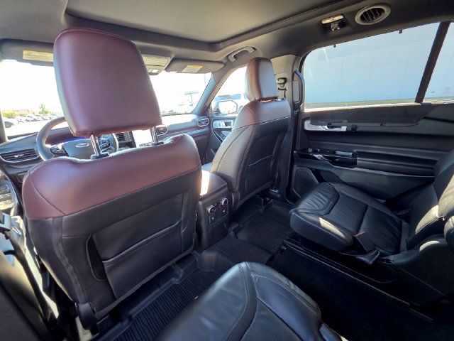 Used 2023 Ford Explorer Platinum w/ Technology Package AWD/4WD image 14