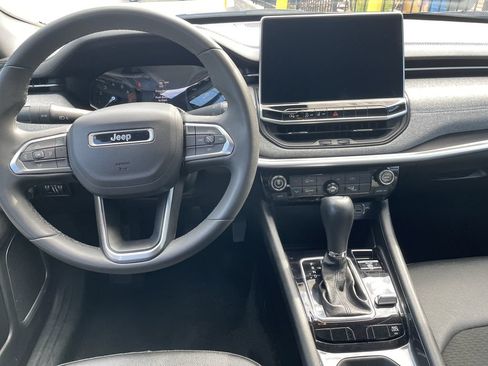 Used 2024 Jeep Compass Latitude AWD/4WD image 15