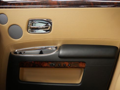 Used 2013 Rolls-Royce Ghost RWD image 30