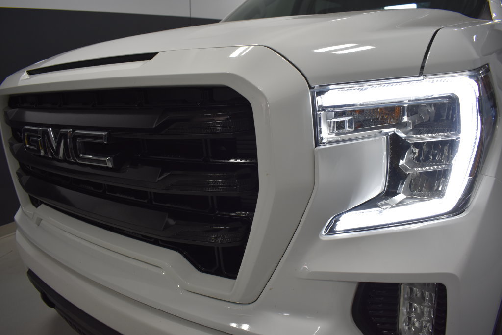 Used 2021 GMC Sierra 1500 Elevation w/ LPO, Elevation Black Package AWD/4WD image 11