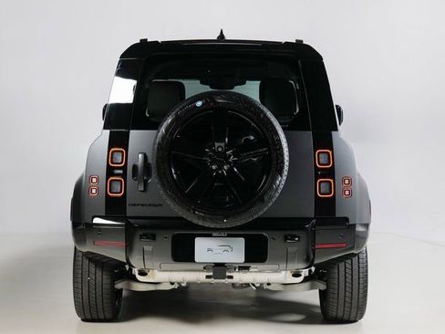 New 2026 Land Rover Defender 110 X-Dynamic SE image 7