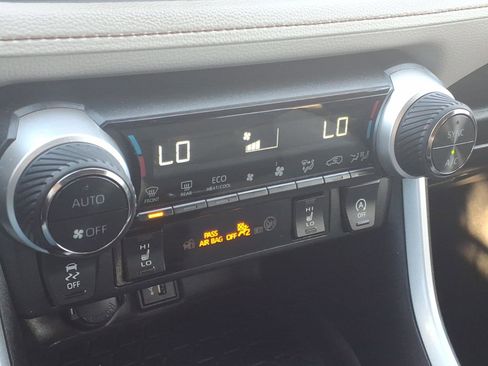 Certified 2023 Toyota RAV4 XLE Premium image 20