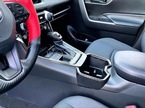 Used 2022 Toyota RAV4 LE image 16