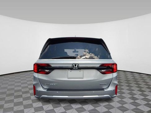 New 2026 Honda Odyssey Touring image 5
