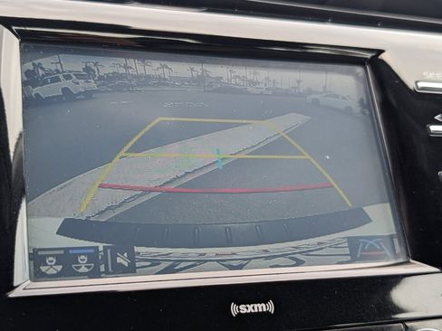 Used 2020 Toyota Camry SE w/ Convenience Package image 6