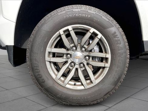 Certified 2025 Chevrolet Colorado LT image 9