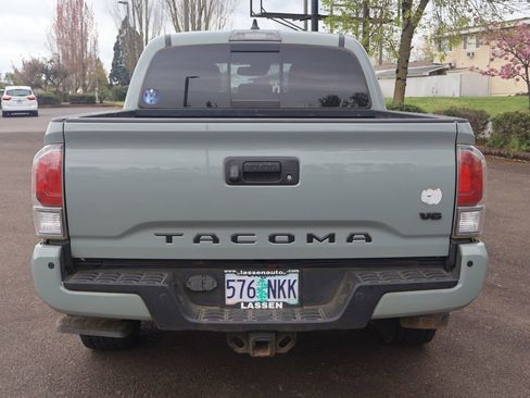 Used 2022 Toyota Tacoma TRD Off-Road w/ Technology Package image 5