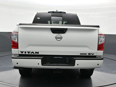 Used 2023 Nissan Titan SV w/ SV Convenience Package image 4