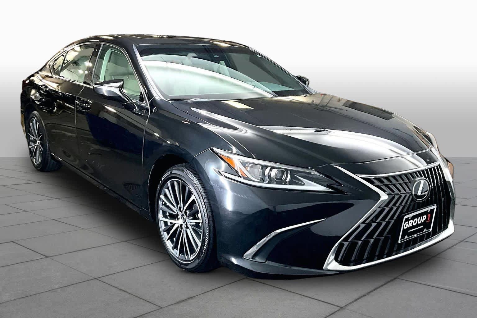 Used 2025 Lexus ES 300h w/ Premium Package FWD image 3
