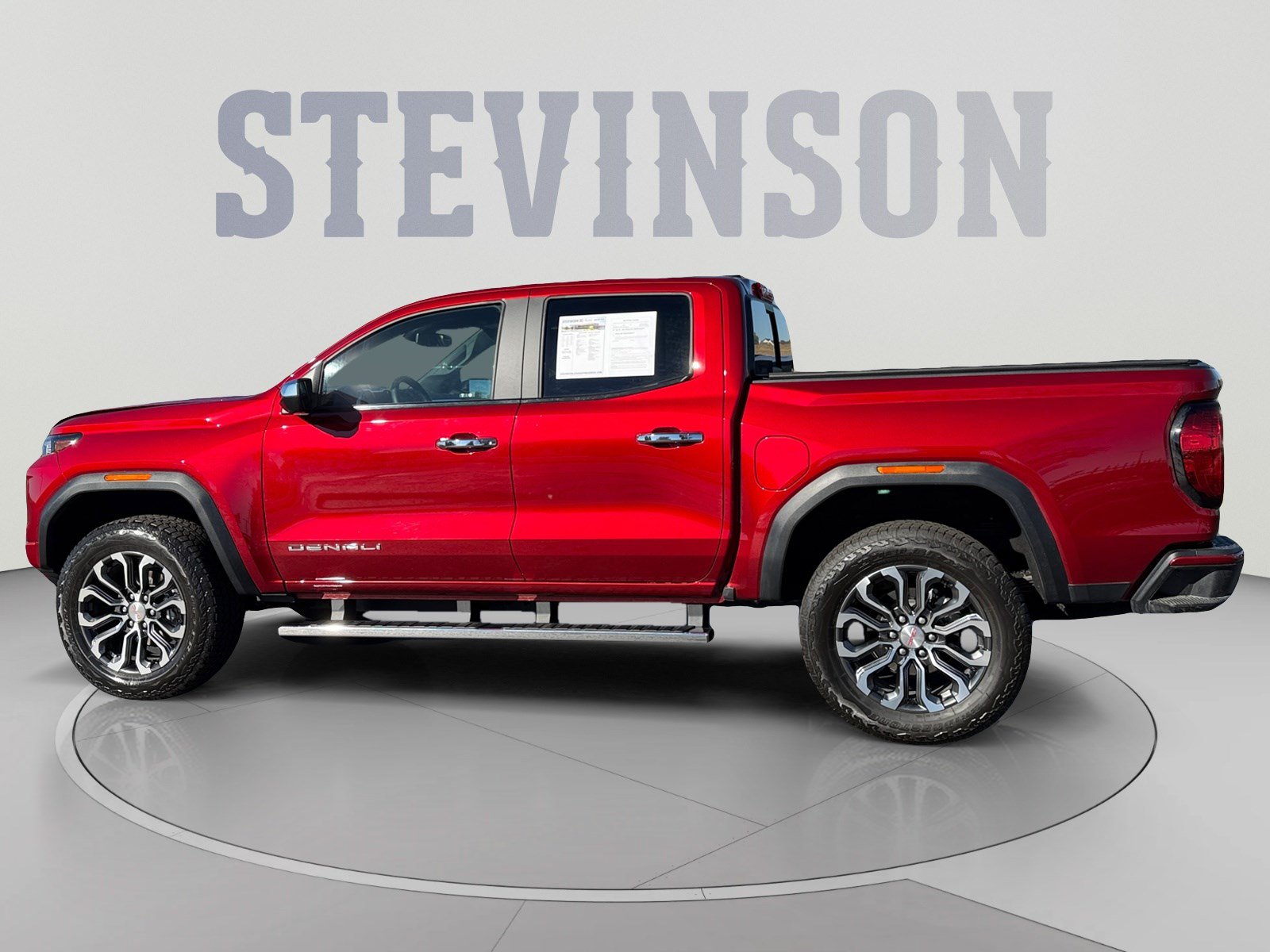 Used 2024 GMC Canyon Denali AWD/4WD image 2