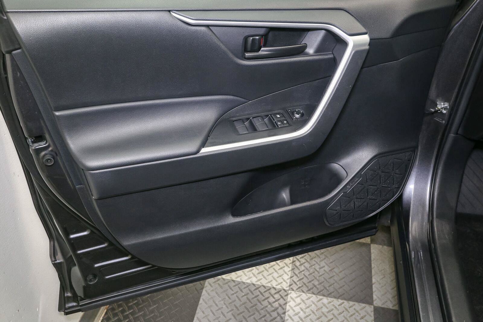Certified 2024 Toyota RAV4 LE AWD/4WD image 38
