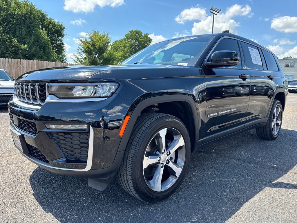 Used 2026 Jeep Grand Cherokee L Limited RWD image 3