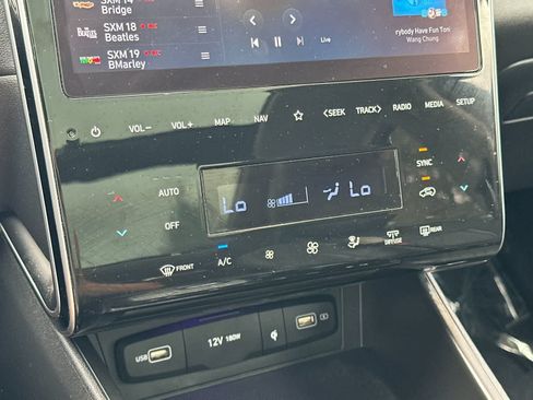 Used 2022 Hyundai Tucson Limited AWD/4WD image 22