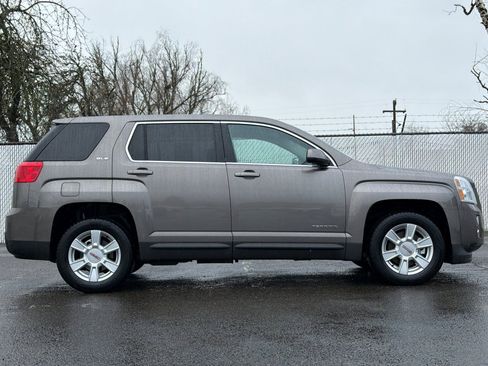 Used 2012 GMC Terrain SLE image 3