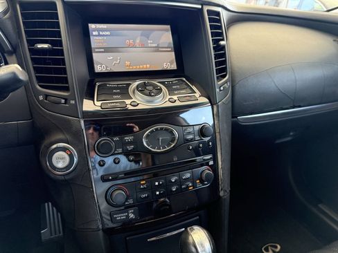 Used 2009 INFINITI FX35 2WD w/ Deluxe Touring Pkg image 13
