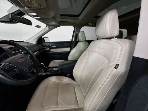 Used 2018 Ford Explorer Platinum AWD/4WD image 11