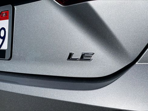 Used 2025 Toyota Camry LE w/ Convenience Package image 9