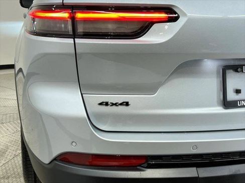 Certified 2024 Jeep Grand Cherokee L Laredo image 9