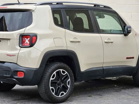 Used 2015 Jeep Renegade Trailhawk w/ Popular Equipment Group AWD/4WD image 5