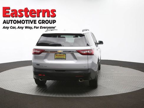 Used 2021 Chevrolet Traverse LT image 37