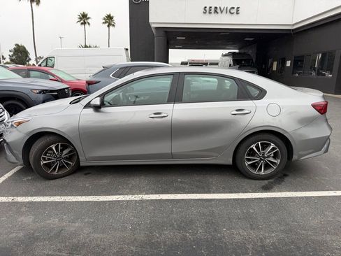 Used 2024 Kia Forte LXS FWD image 2