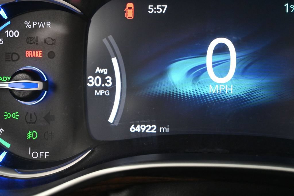 Used 2023 Chrysler Pacifica Limited FWD image 31