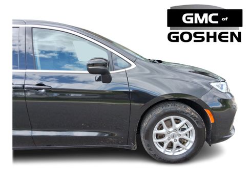 Used 2023 Chrysler Pacifica Touring-L FWD image 10
