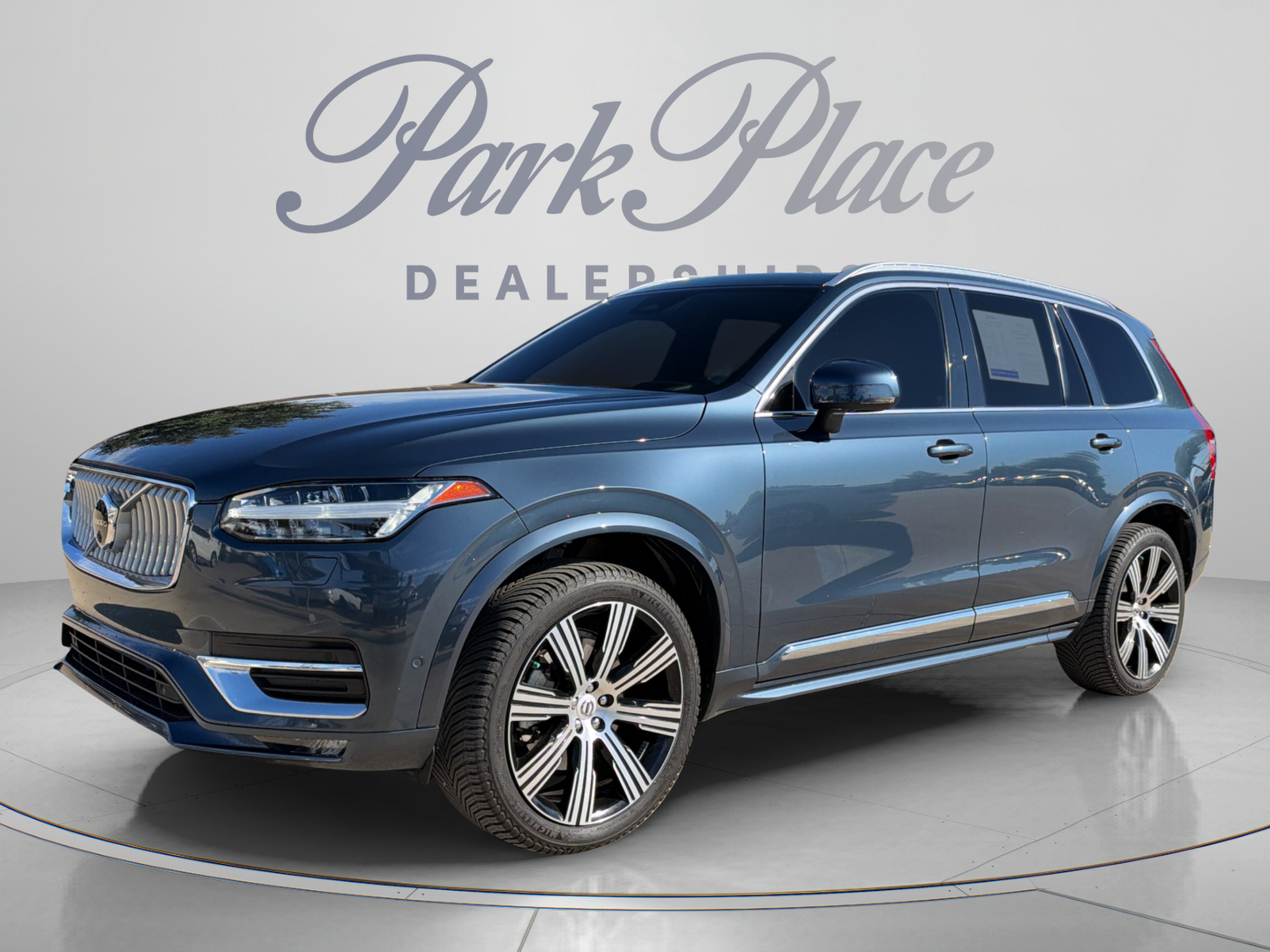 Used 2023 Volvo XC90 B6 Ultimate w/ Protection Package Premier AWD/4WD image 1
