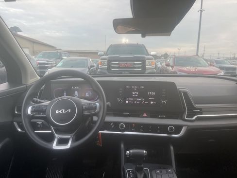 Used 2024 Kia Sportage LX image 11