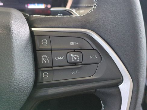 New 2025 Jeep Grand Cherokee L Altitude AWD/4WD image 28